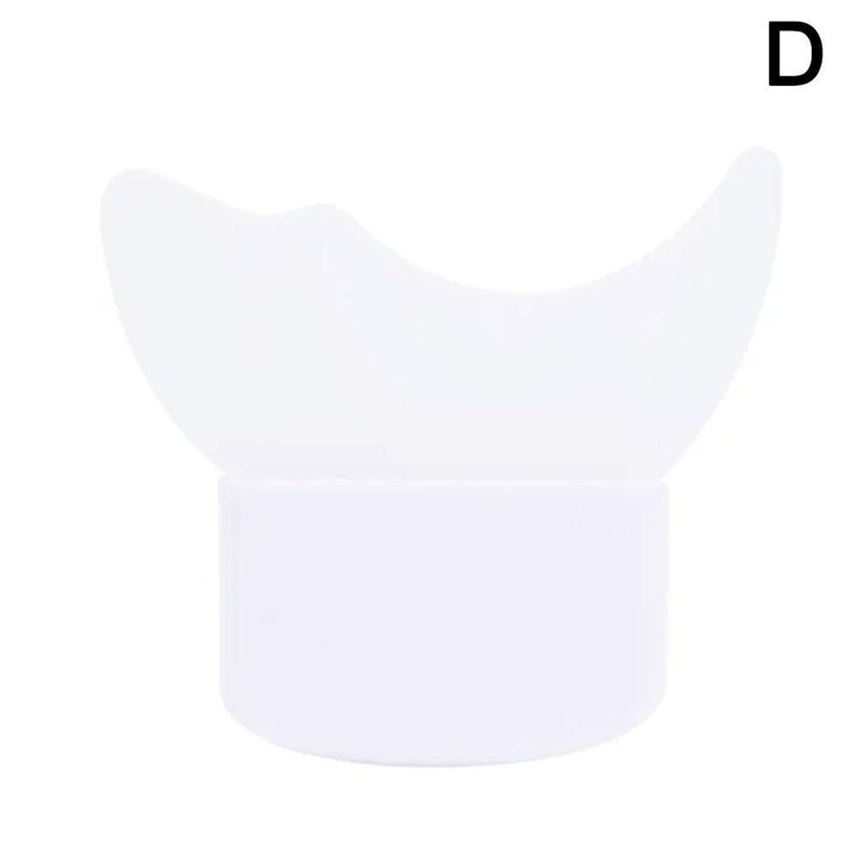 Silicone eyelash guard, eyeliner and mascara application aid for beginners, eye makeup tool, crescent-shaped soft silicone guard with short handle